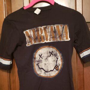 Ladies; Sz. S t-shirt; band Nirvana; pre-owned; smiley face design; short sleeve